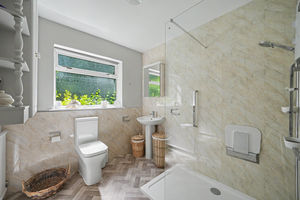 Shower room- click for photo gallery